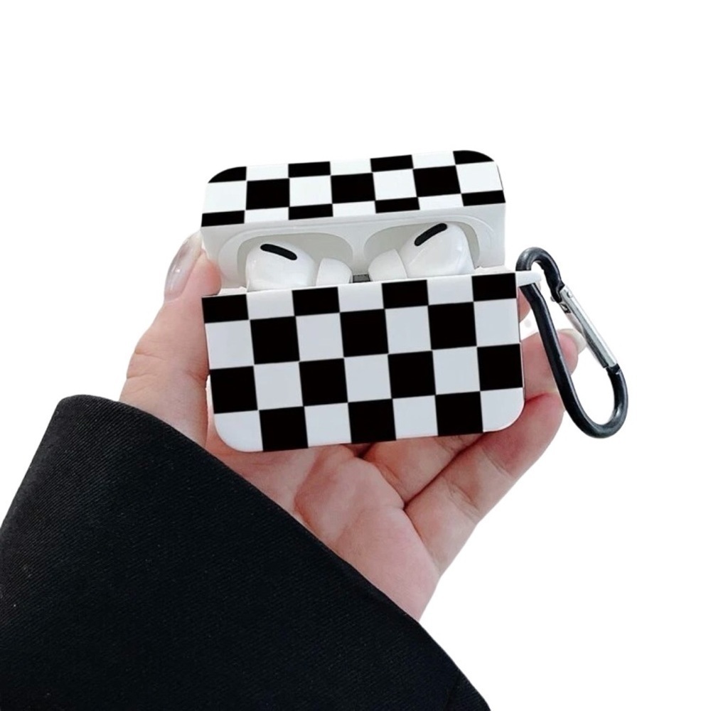 APPLE CHECKERED AIRPOD PRO CASE